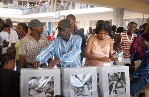 Haitians_voting_in_the_2006_elections-1024x672
